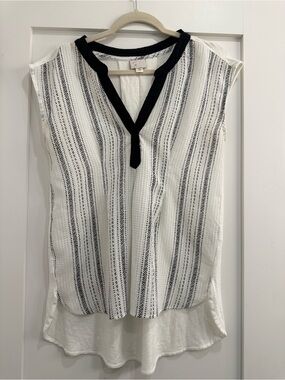 9-HI5 STCL V-neck sleeveless top, size small